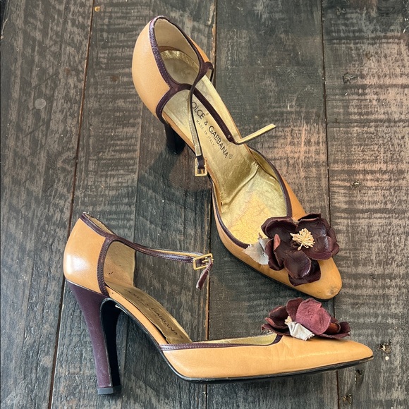 Dolce & Gabbana Tan and Burgundy Heels with Floral Detail - Picture 1 of 5